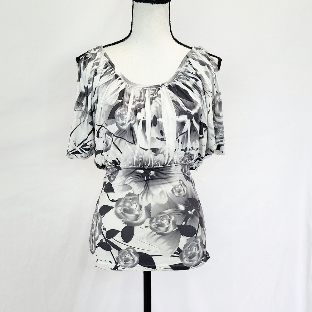 Voll Black & White Floral Cold Shoulder Top